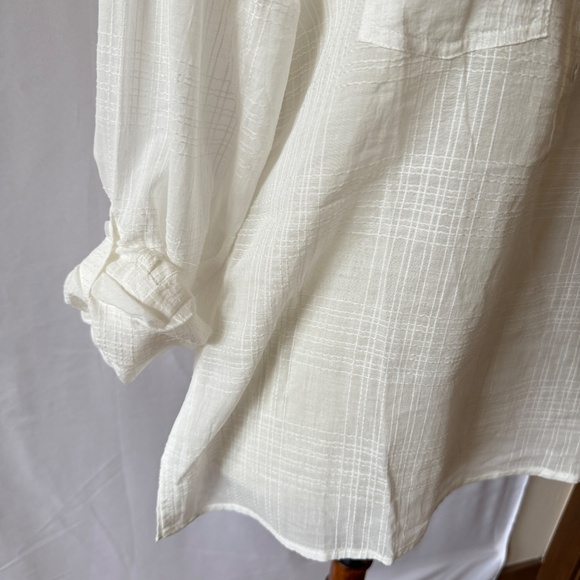 CARVE DESIGNS DYLAN TEXTURED SHIRT 100% ORGANIC COTTON ROLL TAB SLEEVES M - Picture 7 of 11